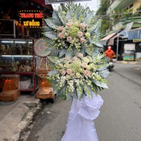 Kệ Hoa Chia Buồn Set 01